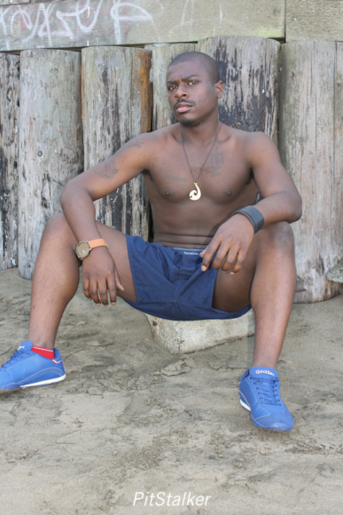 leo_b047